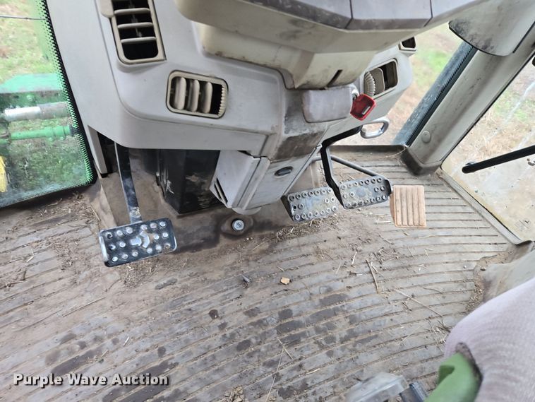 image for item EJ8397 2004 John Deere 6420 tractor