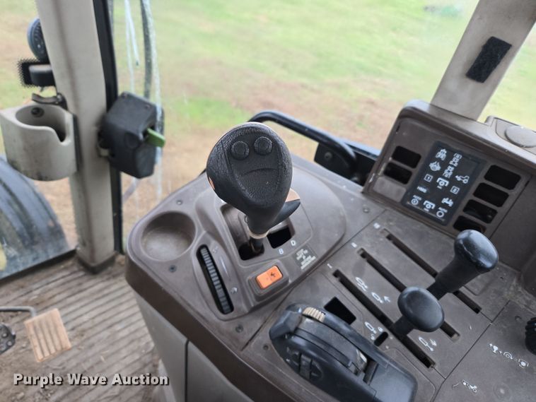 image for item EJ8397 2004 John Deere 6420 tractor