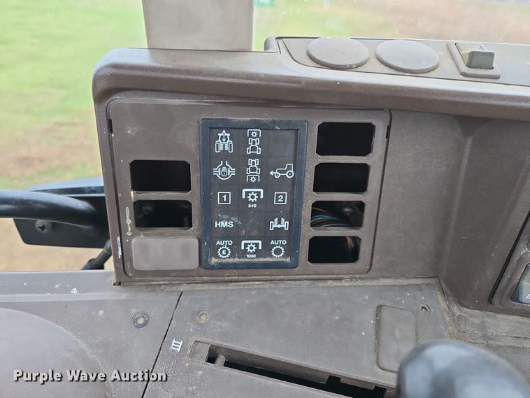 image for item EJ8397 2004 John Deere 6420 tractor