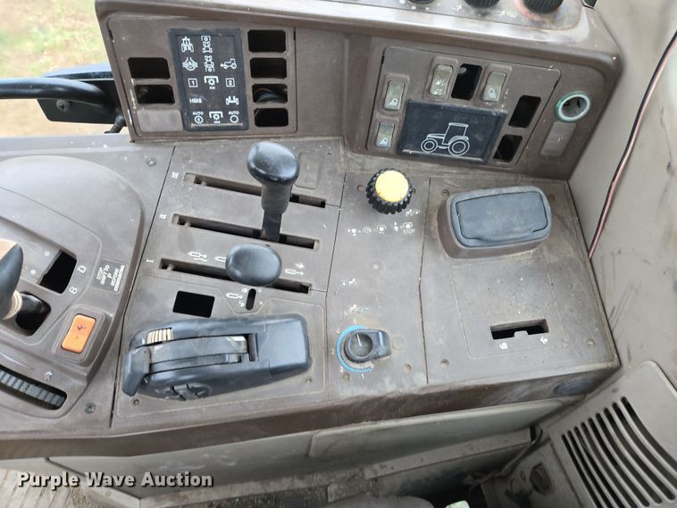 image for item EJ8397 2004 John Deere 6420 tractor