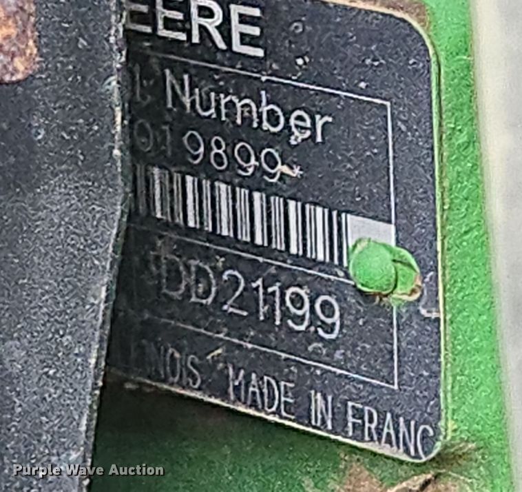 image for item EJ8397 2004 John Deere 6420 tractor