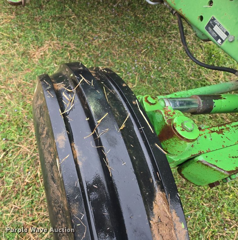 image for item EJ8397 2004 John Deere 6420 tractor