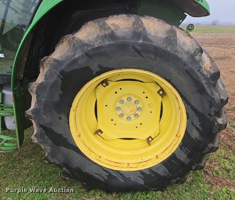 image for item EJ8397 2004 John Deere 6420 tractor