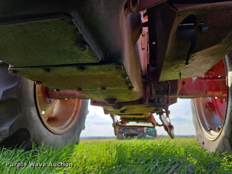 image for item EJ8399 International I2500-A tractor