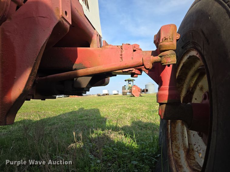 image for item EJ8399 International I2500-A tractor