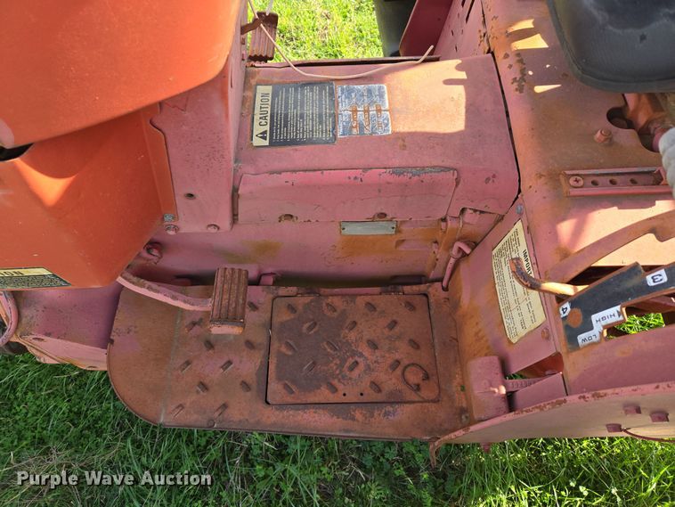 image for item EJ8399 International I2500-A tractor