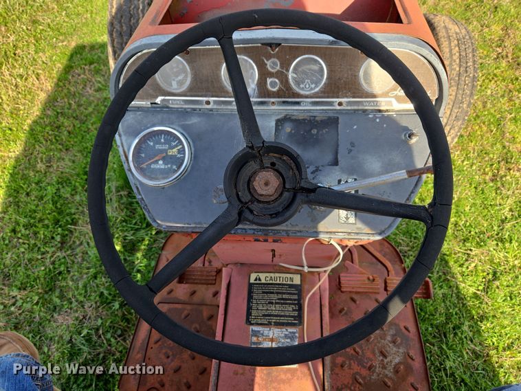 image for item EJ8399 International I2500-A tractor