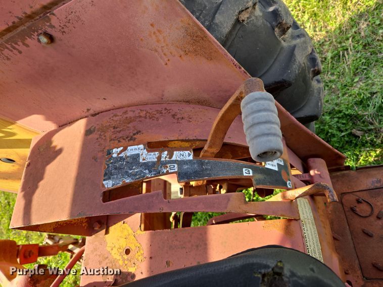 image for item EJ8399 International I2500-A tractor