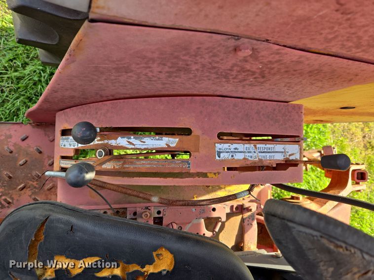 image for item EJ8399 International I2500-A tractor