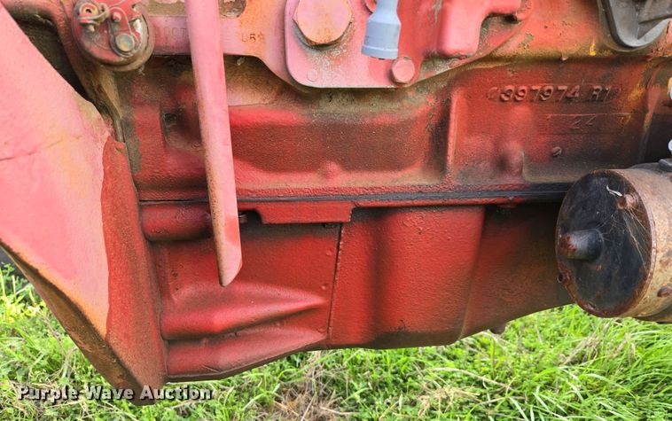 image for item EJ8399 International I2500-A tractor