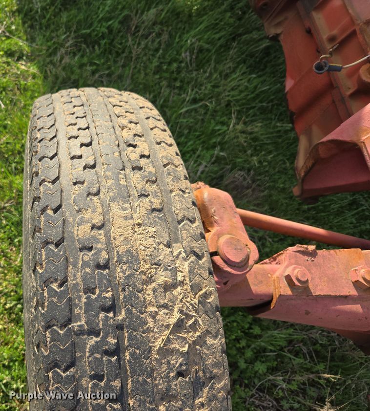 image for item EJ8399 International I2500-A tractor