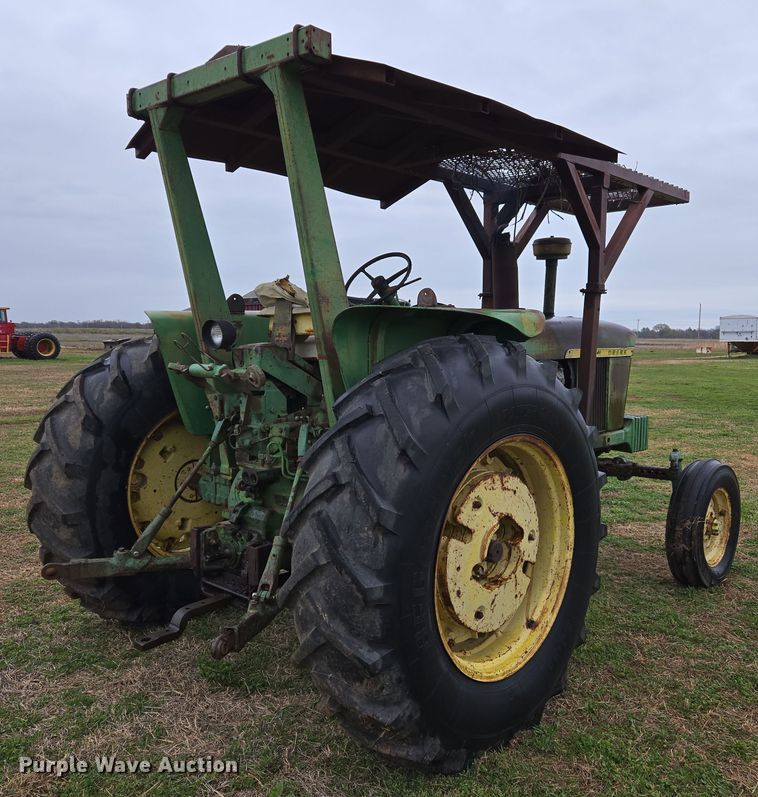 image for item EJ8400 John Deere 4010 tractor