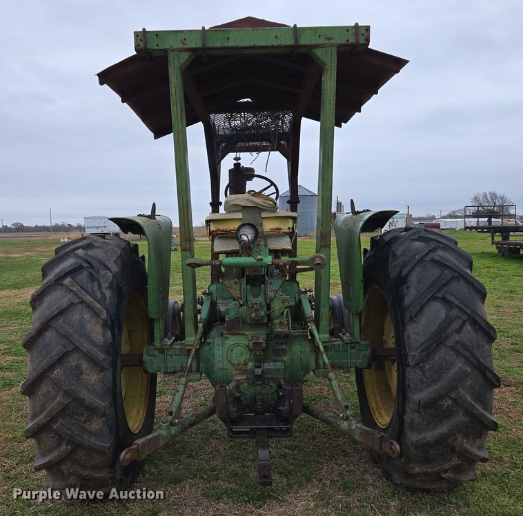 image for item EJ8400 John Deere 4010 tractor