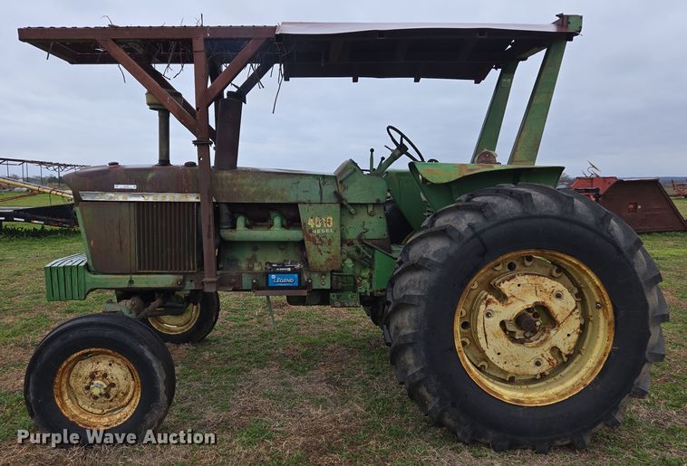 image for item EJ8400 John Deere 4010 tractor