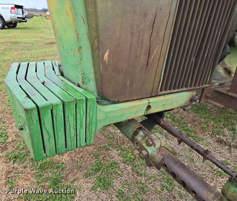 image for item EJ8400 John Deere 4010 tractor