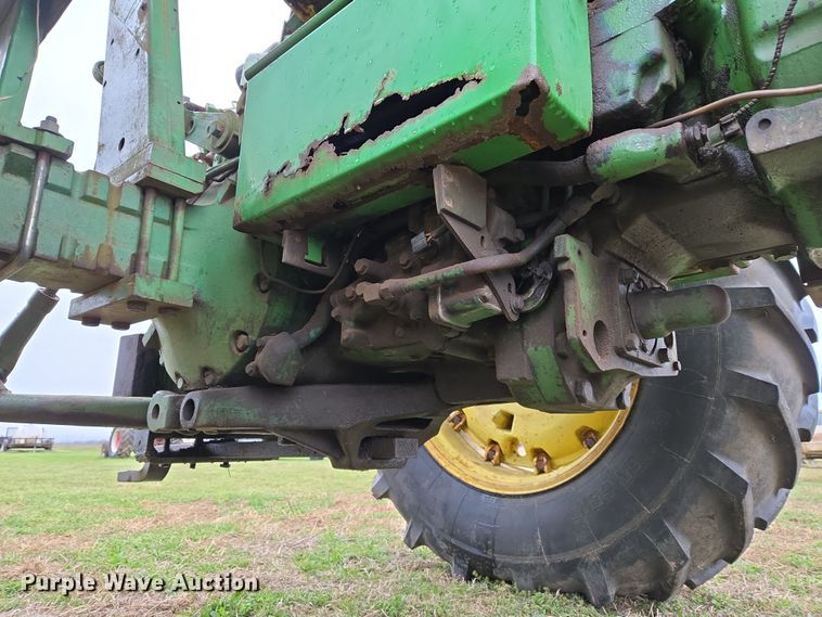 image for item EJ8400 John Deere 4010 tractor