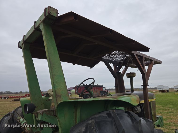 image for item EJ8400 John Deere 4010 tractor