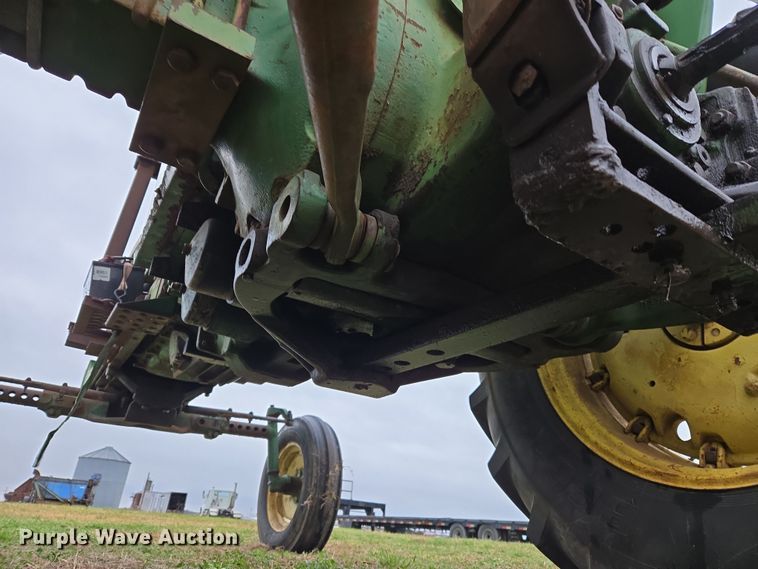 image for item EJ8400 John Deere 4010 tractor