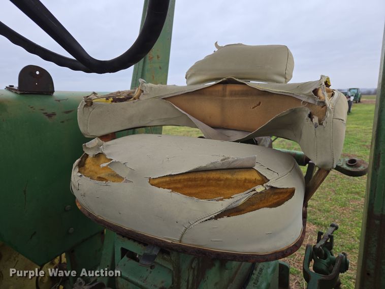 image for item EJ8400 John Deere 4010 tractor