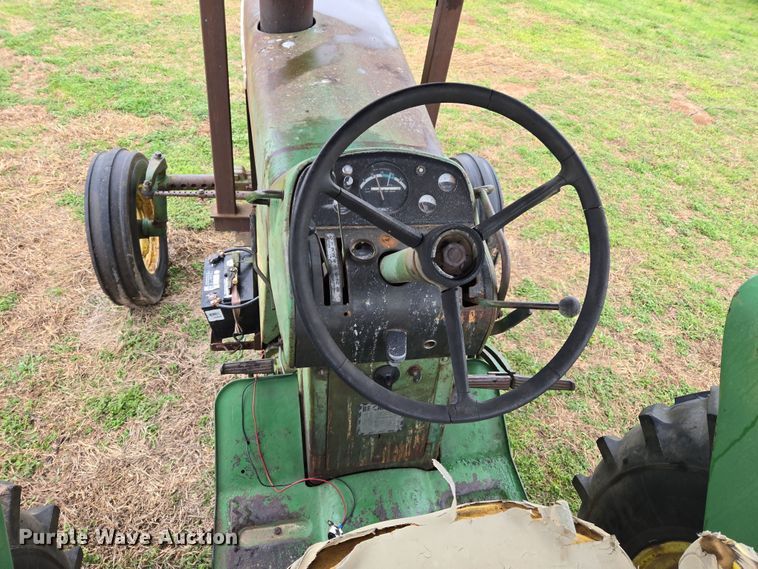 image for item EJ8400 John Deere 4010 tractor