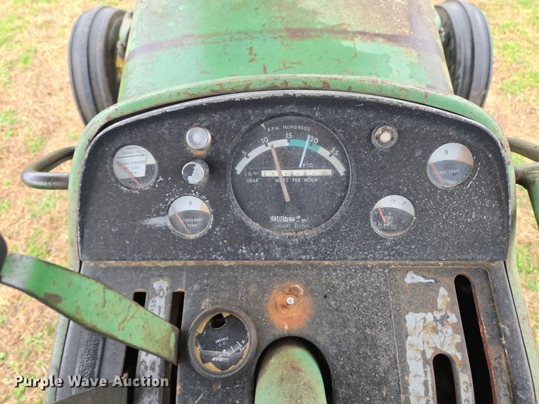 image for item EJ8400 John Deere 4010 tractor