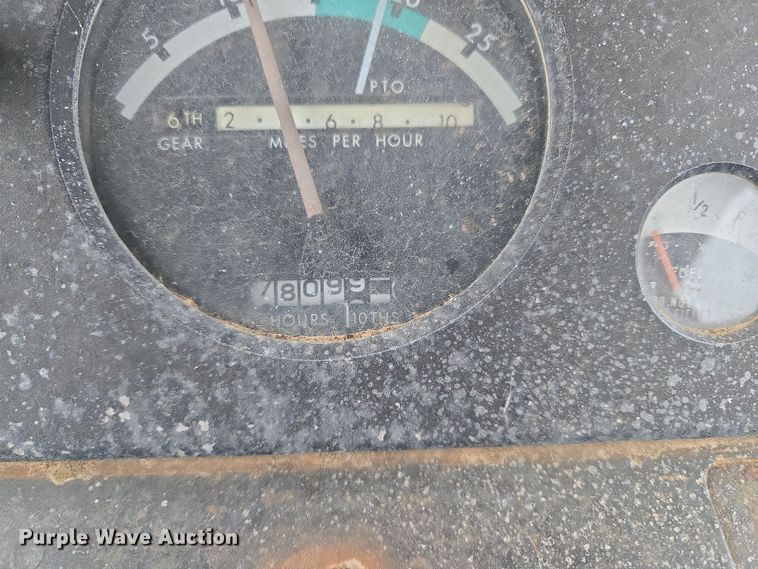 image for item EJ8400 John Deere 4010 tractor