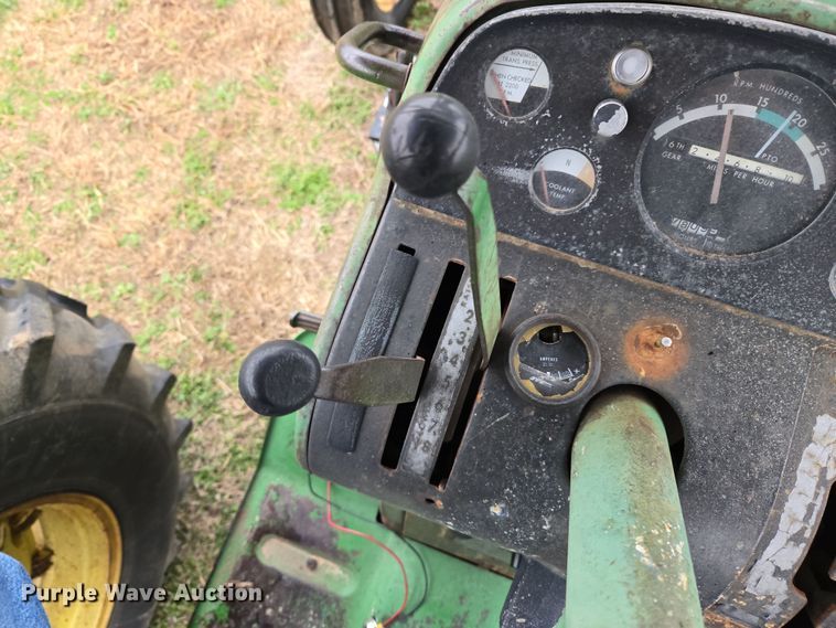 image for item EJ8400 John Deere 4010 tractor