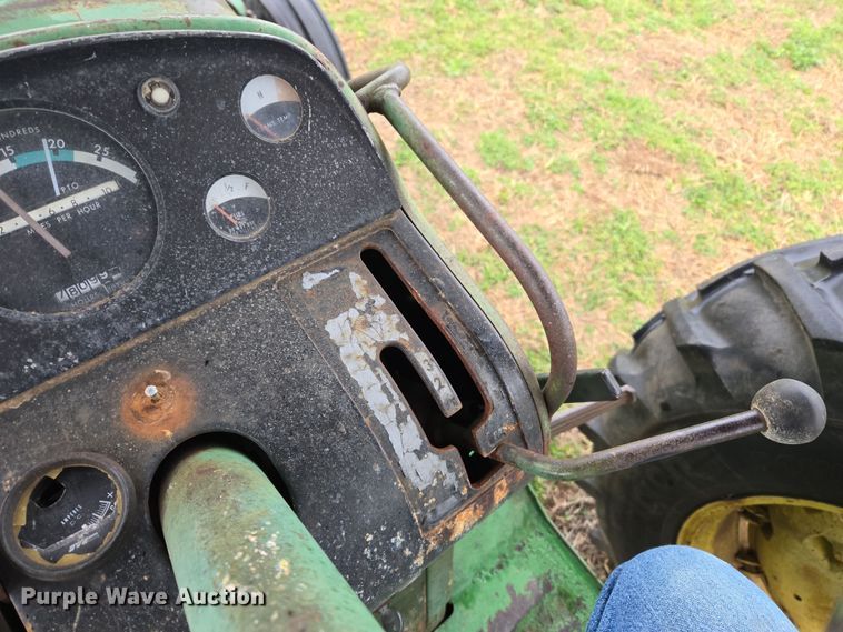 image for item EJ8400 John Deere 4010 tractor