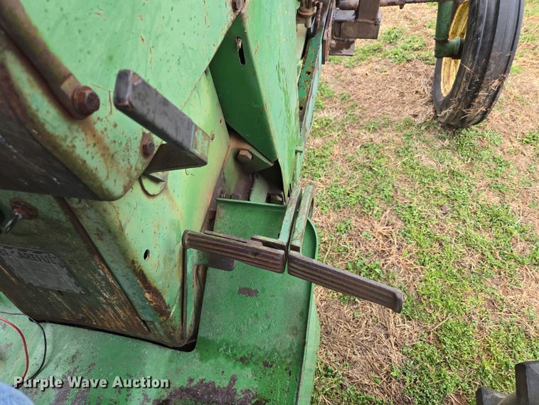 image for item EJ8400 John Deere 4010 tractor