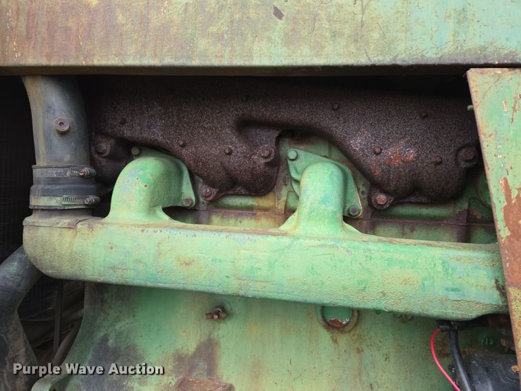 image for item EJ8400 John Deere 4010 tractor