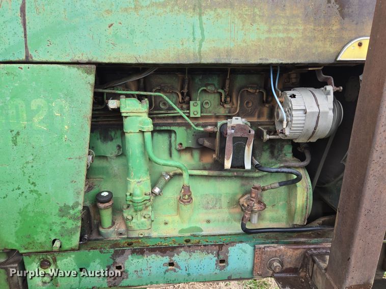 image for item EJ8400 John Deere 4010 tractor