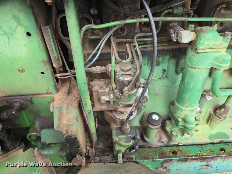 image for item EJ8400 John Deere 4010 tractor