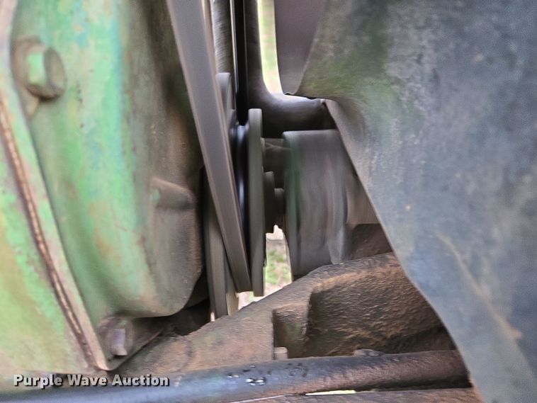 image for item EJ8400 John Deere 4010 tractor