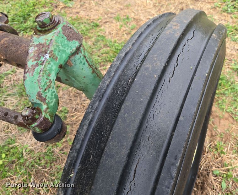 image for item EJ8400 John Deere 4010 tractor