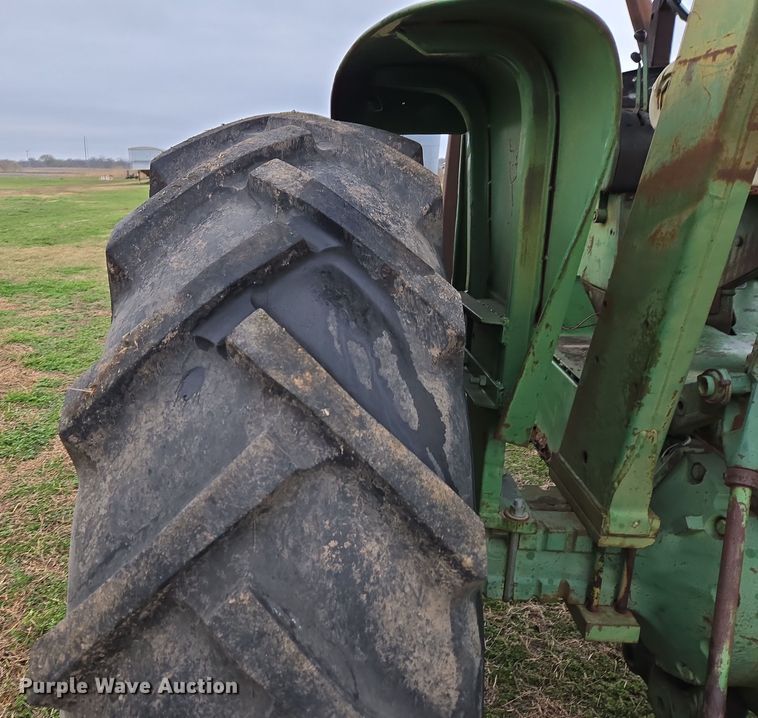 image for item EJ8400 John Deere 4010 tractor