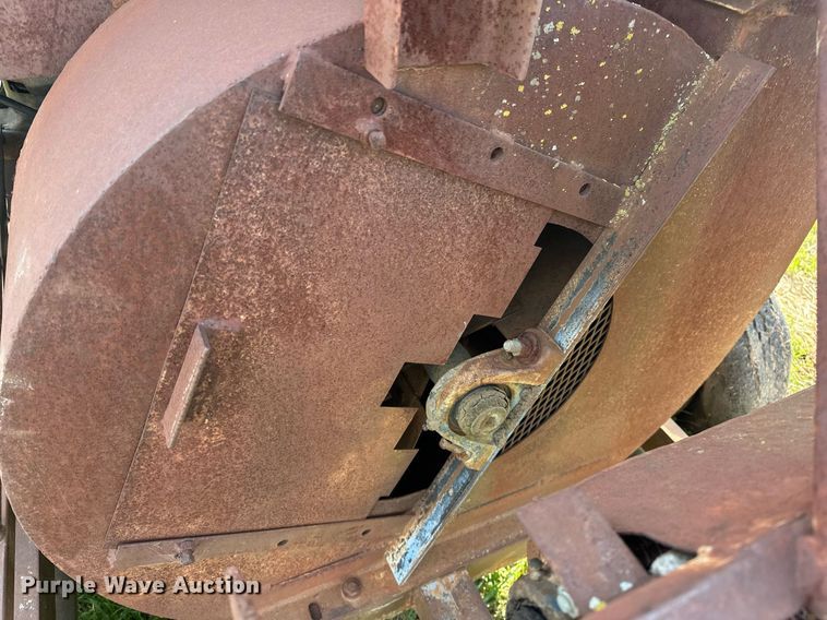 image for item EJ8402 Pecan harvester