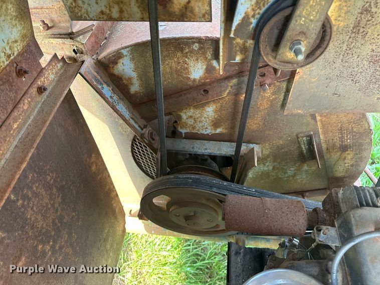 image for item EJ8402 Pecan harvester