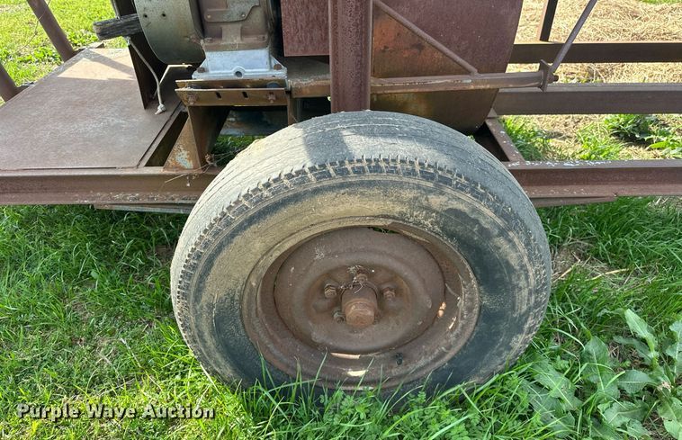 image for item EJ8402 Pecan harvester