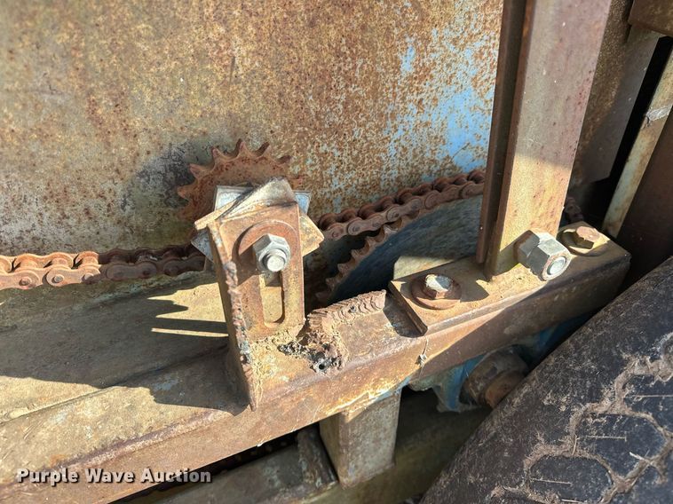 image for item EJ8403 Pecan harvester