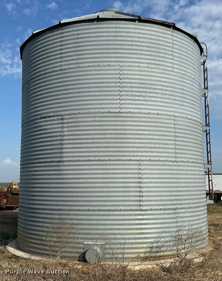 image for item EJ8404 Butler grain bin