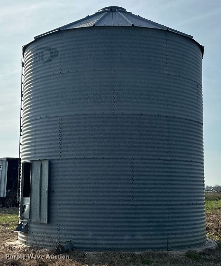 image for item EJ8404 Butler grain bin