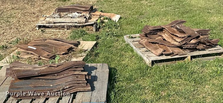 image for item EJ8407 Approximately 100 Brush Hog rotary mower blades