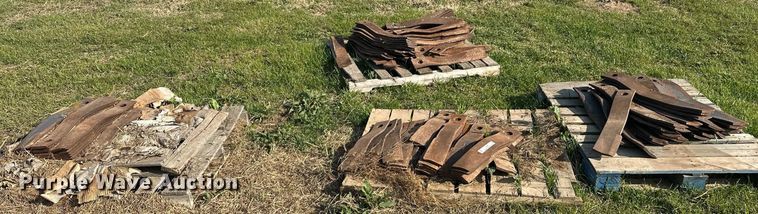image for item EJ8407 Approximately 100 Brush Hog rotary mower blades