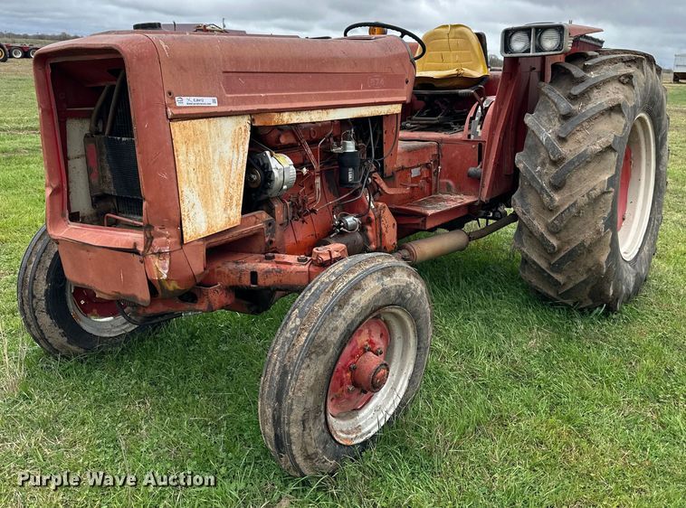 image for item EJ8412 1973 International Harvester 574 tractor