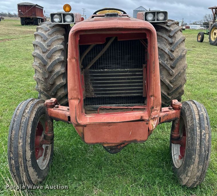 image for item EJ8412 1973 International Harvester 574 tractor