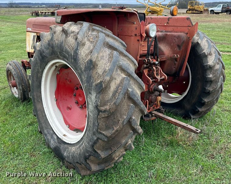 image for item EJ8412 1973 International Harvester 574 tractor