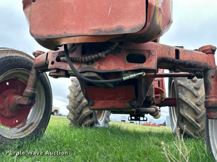 image for item EJ8412 1973 International Harvester 574 tractor