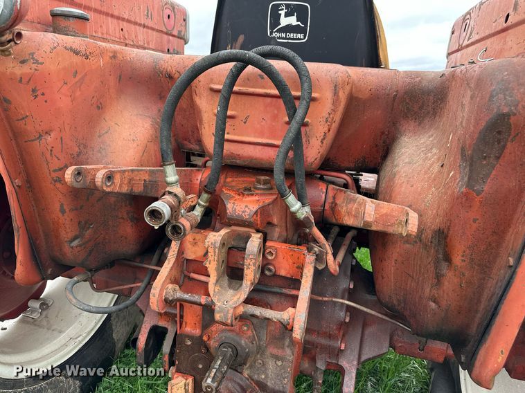 image for item EJ8412 1973 International Harvester 574 tractor