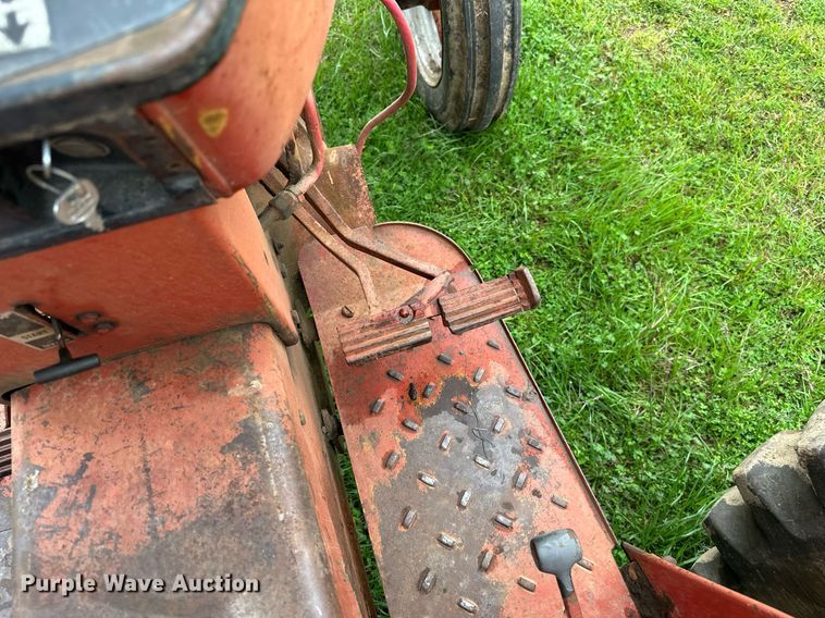 image for item EJ8412 1973 International Harvester 574 tractor