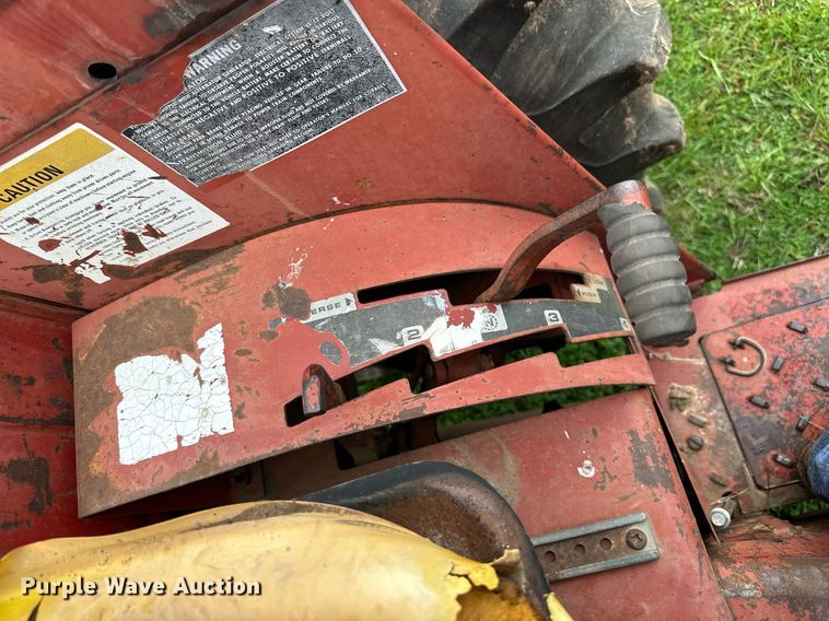 image for item EJ8412 1973 International Harvester 574 tractor